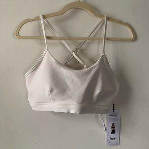 Alo airlift intrigue bra in ivory, NWT. Size large